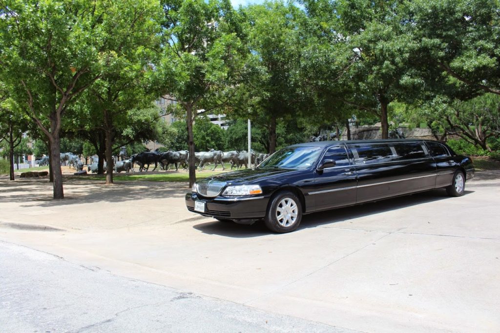Lincoln Town Car Limo